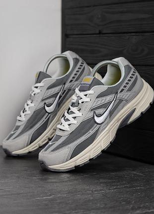 Nike initiator 7