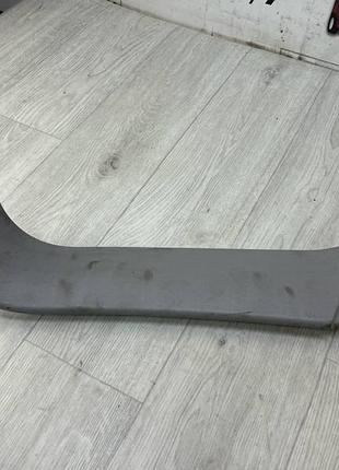 Накладка крышки багажника боковая правая внутренняя opel zafira b (2005-2010) oe:13131333