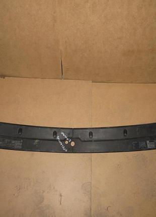 Пластик под лобовое стекло renault master (98-10) oe:8200121691;8200121690