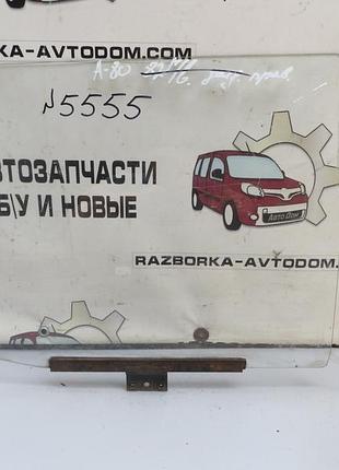 Скло заднього правого дверей audi 80 b1 (1976-1978)