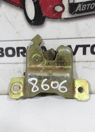 Замок крышки багажника vw jetta 1 , golf 1 (1974-1984) ое: 321827505c