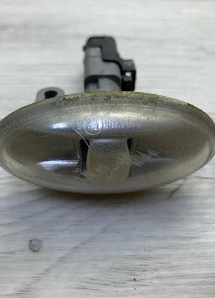Повторитель поворота на крыле peugeot 407 (04-11) oe: 9680057480