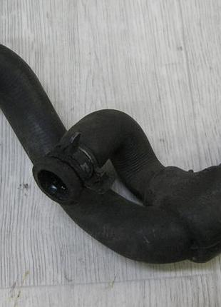 Патрубок системи охолодження vw golf 3 (1991-1998), passat b4 (1993-1997) oe: 037121058b