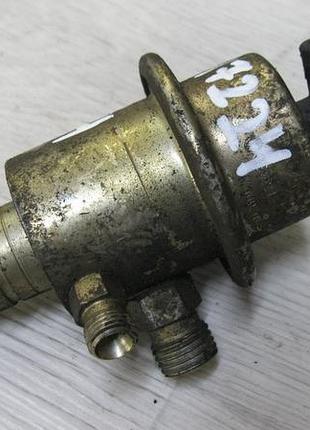 Регулятор давления топлива audi 80 b3, 90 b3, 100 c4, a6 c4 oe: 034133534f