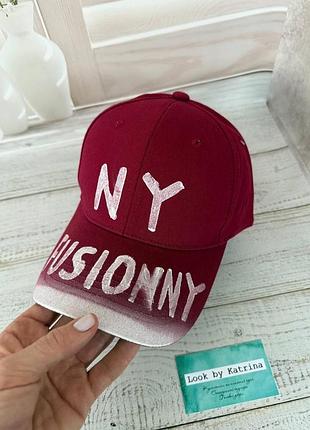 Бордова бейсболка ny