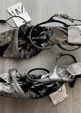 Нові жіночі оксамитові босоніжки 39-40 zara