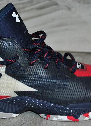 Under armour кроссовки 36  размер