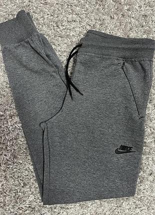 Чоловічі спортивні штани nike