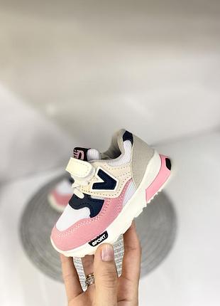 Кросівки для дівчинки