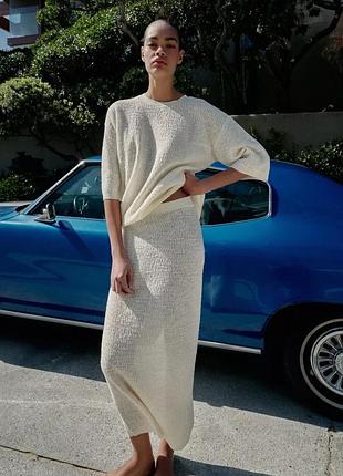 Юбка миди с эластичным поясом.