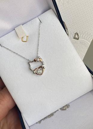Серебряное колье «hello kitty» с танцующим муассанитом 4 мм (0,30 ct) сертификат gra