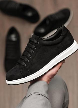 Кроссовки мужские классические
