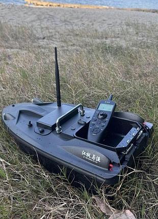 Прикормочный кораблик с gps (30 точек), 12000 мач, радиоуправление до 300 м, скорость 6 км/ч, экран, пульт