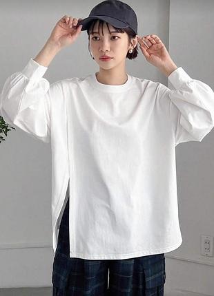 Білий лонгслів