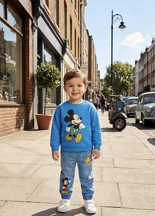 Костюм із двох предметів - світшот та джинси 👖 джогери з міккі маус та його друзями disney sinsay (польща)