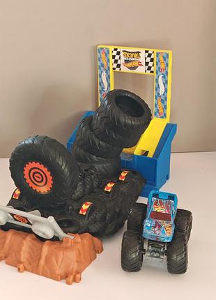 Игровой набор hot wheels первое соревнование тренировочная арена