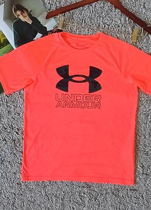 Спортивная футболка  under armour