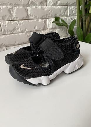 Дитячі босоніжки nike