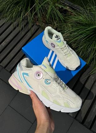 Adidas astir multicolor