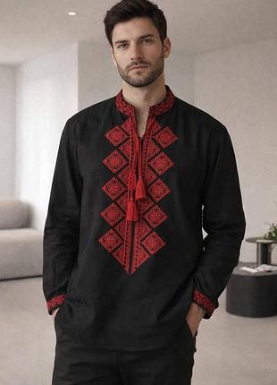 Чоловіча чорна вишиванка з червоною вишивкою. розміри s, m, l, xl