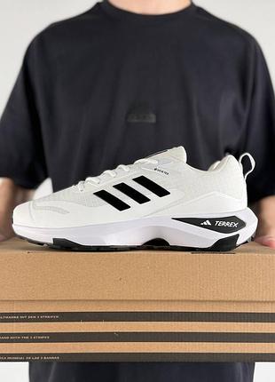 Adidas terrex white black 4
