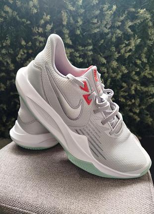Кросівки  nike стильні та зручні для щоденного носіння та активного способу життя