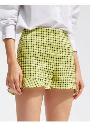 Гарні шорти з рюшами zara