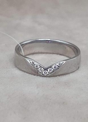 Серебряное кольцо с фианитами. артикул 901-01199 17