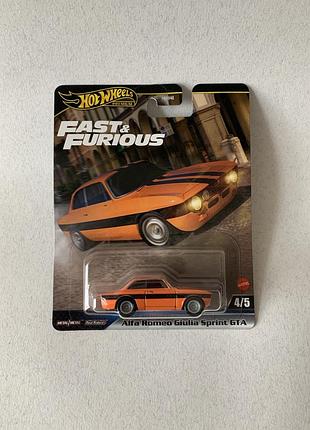 Преміум машинка хот вілс альфа ромео  alfa rome giulia sprint gta hot wheels premium