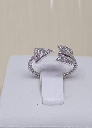 Серебряное кольцо с фианитами. 901-00969 15 16