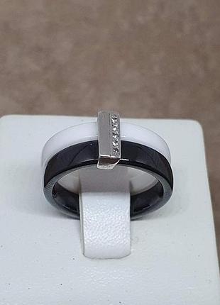 Серебряное кольцо с керамикой и фианитами. с1104чб 17,5