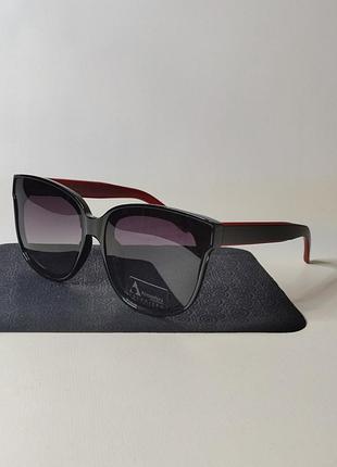 Солнцезащитные очки red and black