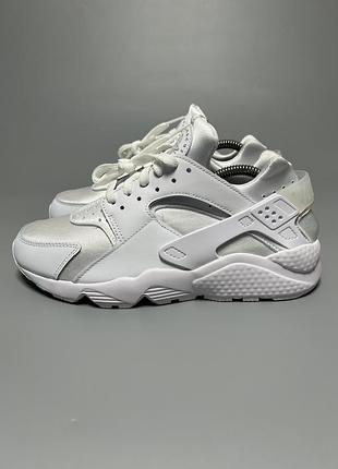 Жіночі білі кросівки nike huarache оригінал dh4439-102
