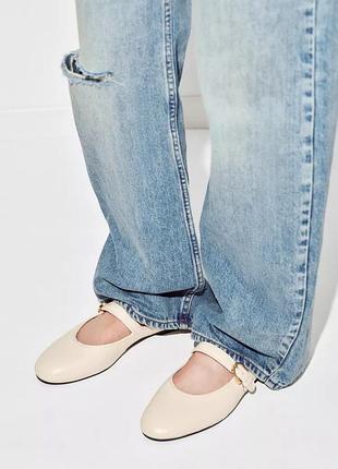 Молочні балетки zara шкіряні балетки мері джейн zara балетки з мʼякої шкіри білі балетки зі шкіри мінімалістичні балетки з ремінцем