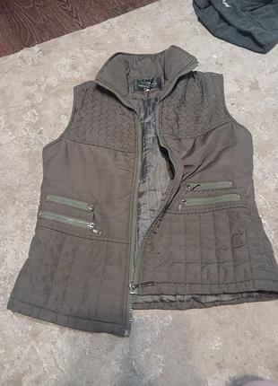 Продам жилетку
