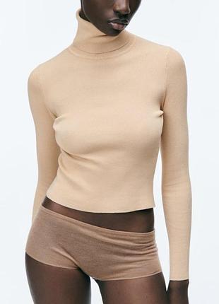 Стильная водолазка от zara.