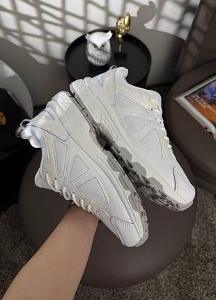 Жіночі кросівки asics gel-venture 6 white metallic
