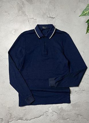 Лонгслів fred perry s 
розмір с стан дуже добрий 
плечі-42
ширина-47
довжина-68
рукав-69
без плям дірок чи потертостей
