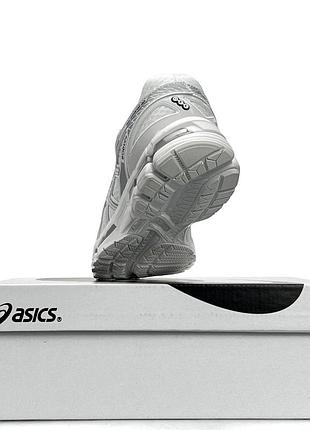 Білі чоловічі кросівки asics 5