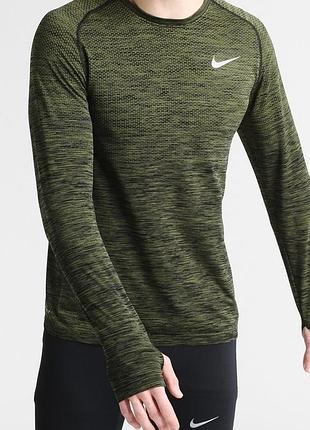 Рашгард відомого бренду nike