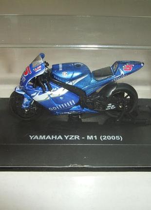 Продам коллекционную фигурку мотоцикла yamaha yzr-m1(2005).