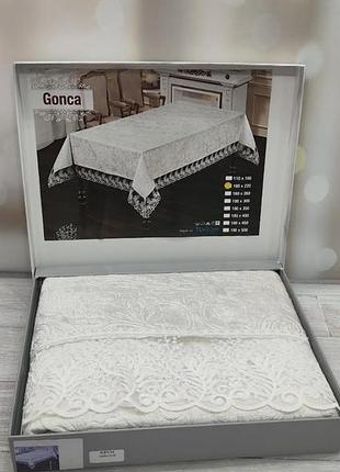 Скатертина велюрова з мереживом 160 на 220 см gonca туреччина кремова