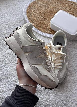 Женские кроссовки new balance 327 beige grey 1950 беланс бежевого с серым цветами