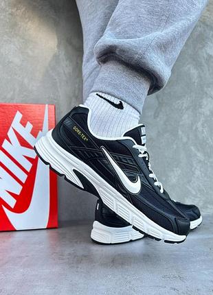 Nike initiator black white 2