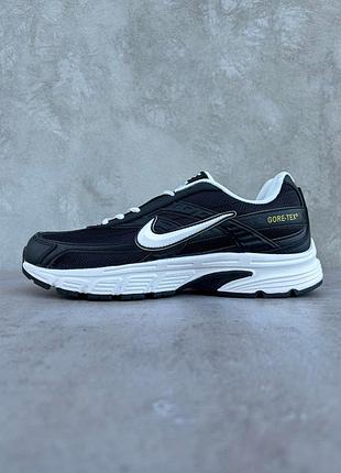 Nike initiator black white 3