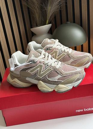 Жіночі кросівки new balance 9060 beige pink нью беланс бежевого з рожевим кольорів