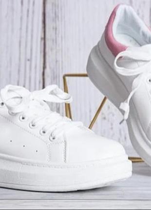 Женские красивые кроссовки alexander mcqueen в супер (новом) состоянии 36 размер.