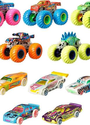 Hot wheels monster trucks glow in the dark set hcb57 mattel хот-вілс монстер трак набір світяться в темряві