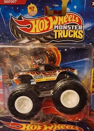 Hot wheels monster trucks 1:64 scale bigfoot jcd86 mattel хот вілс монстер трак бігфут