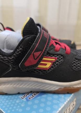 Кроссовки sketchers